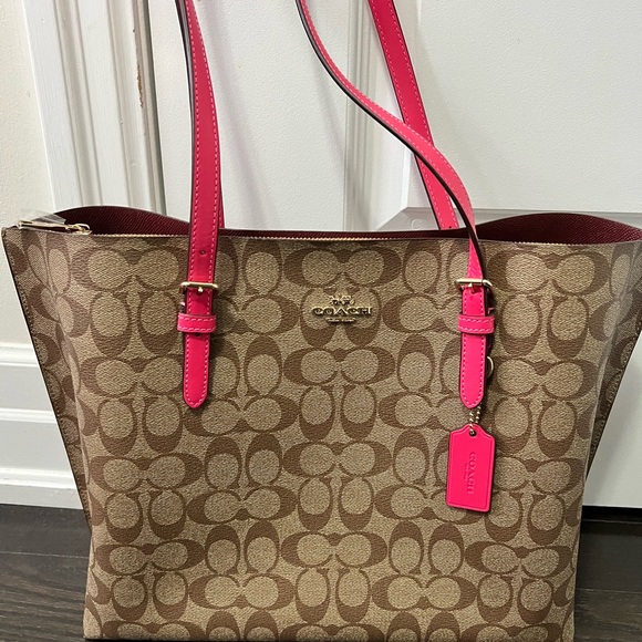Coach Handbags - Coach brand new never been used !